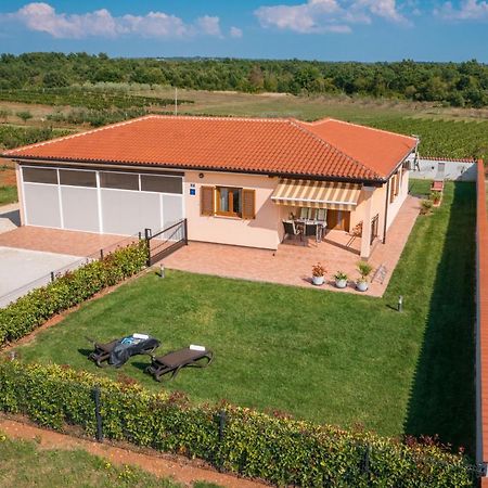 Villa Gracia Sveti Lovreč Pazenatički Exteriér fotografie