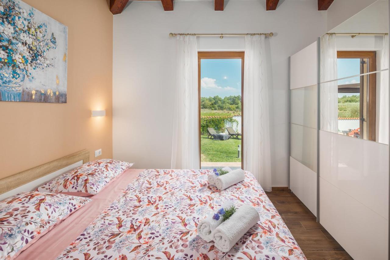 Villa Gracia Sveti Lovreč Pazenatički Exteriér fotografie