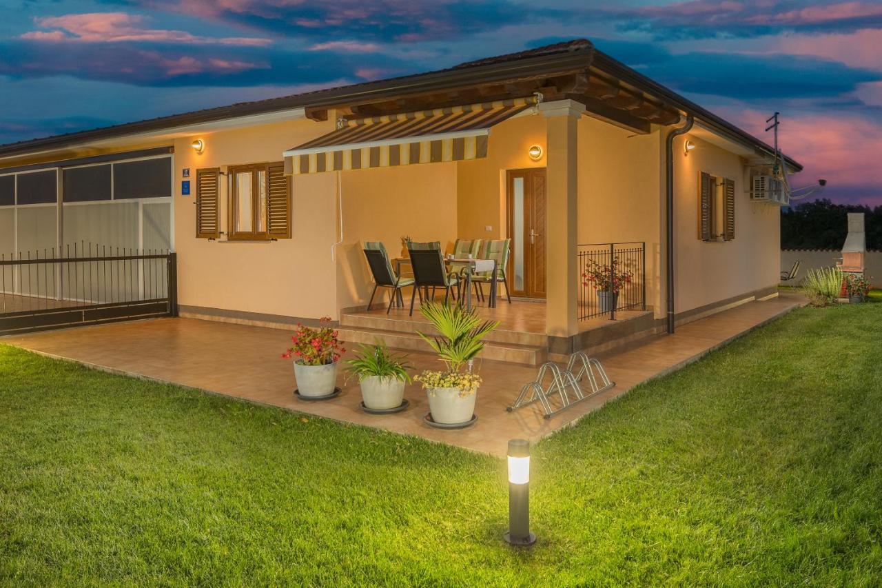 Villa Gracia Sveti Lovreč Pazenatički Exteriér fotografie
