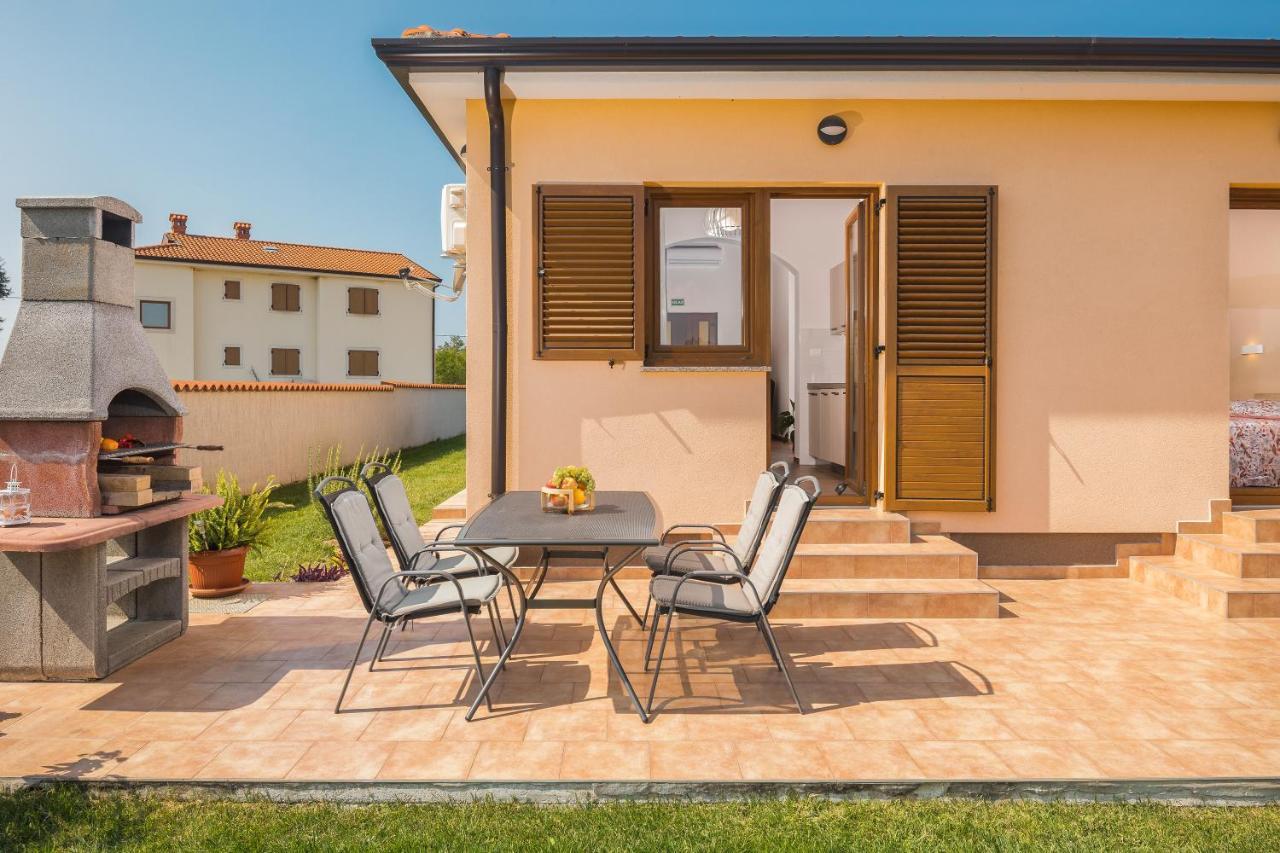 Villa Gracia Sveti Lovreč Pazenatički Exteriér fotografie