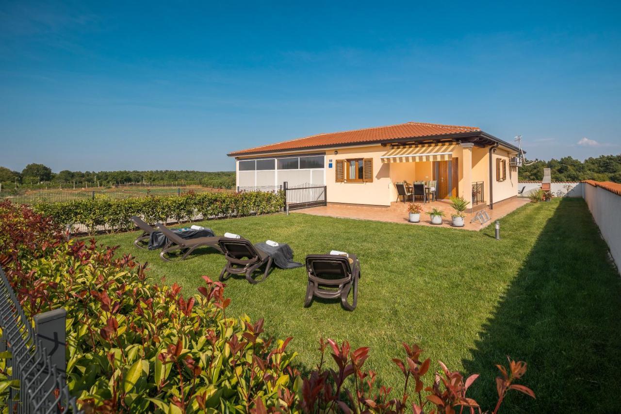 Villa Gracia Sveti Lovreč Pazenatički Exteriér fotografie